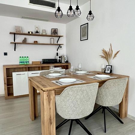 Skau Piano Family & Business Apartment Free Parking Bratislava Extérieur photo