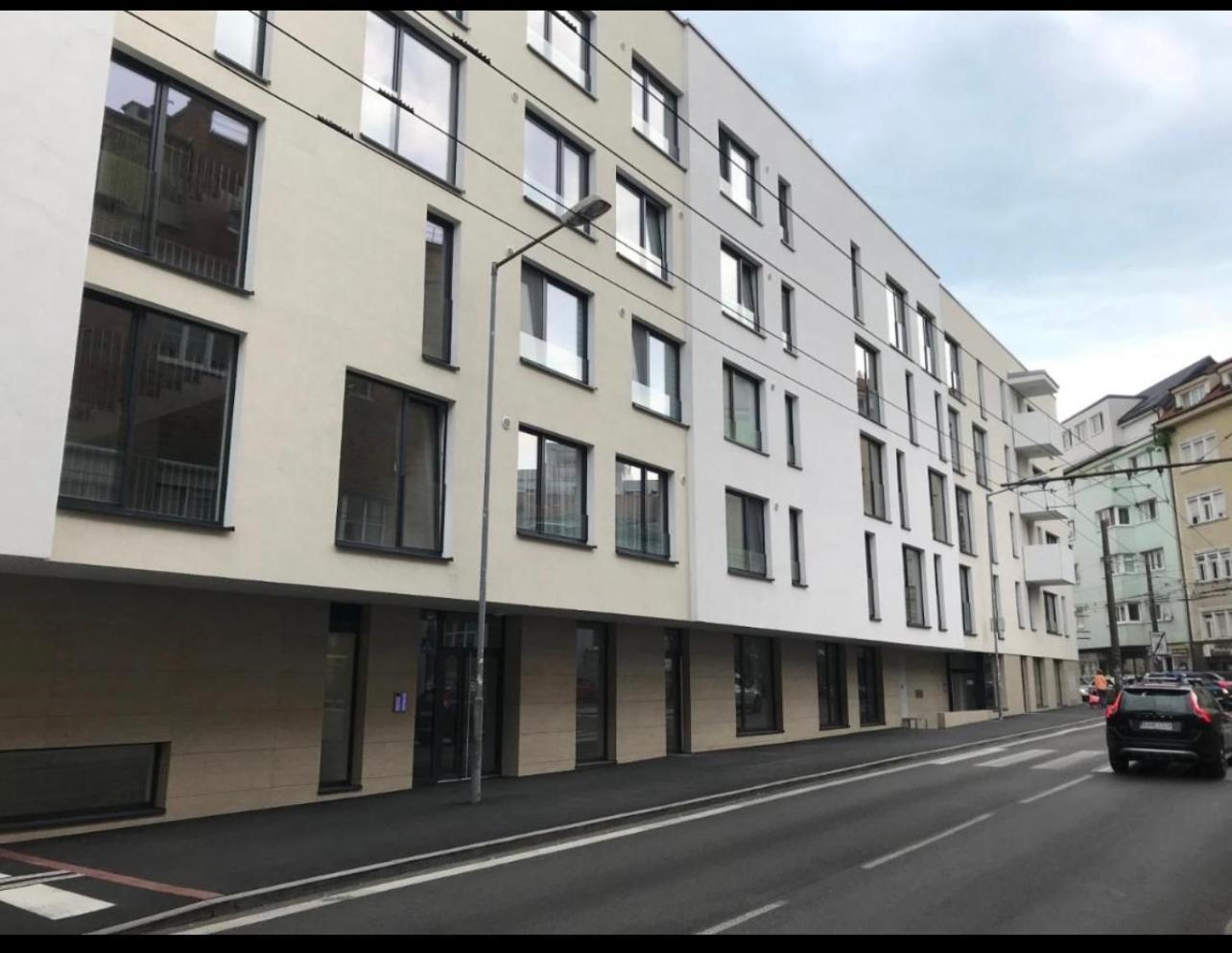 Skau Piano Family & Business Apartment Free Parking Bratislava Extérieur photo