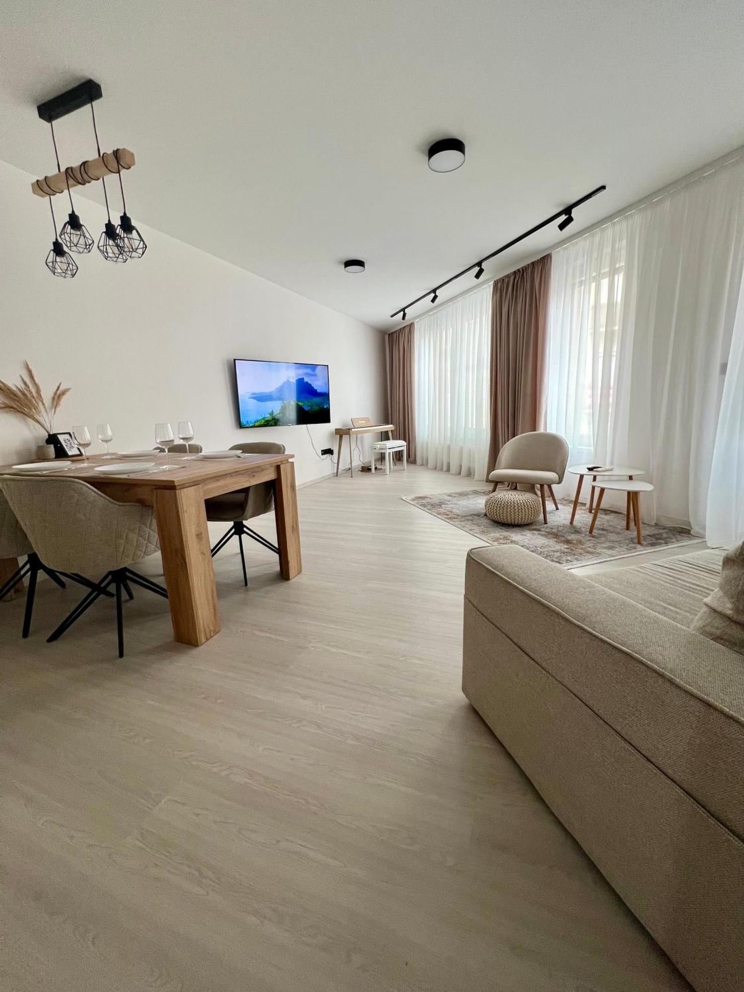 Skau Piano Family & Business Apartment Free Parking Bratislava Extérieur photo
