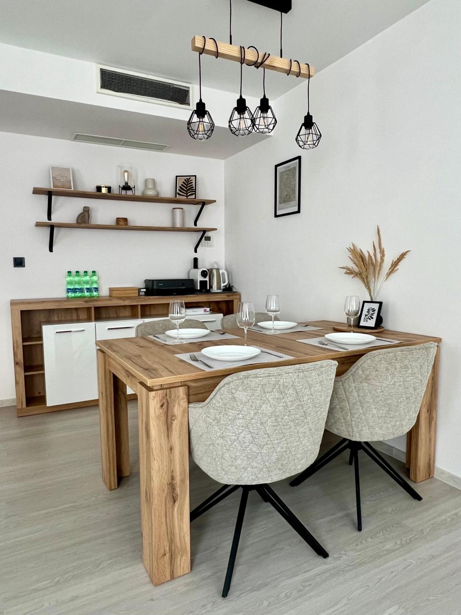 Skau Piano Family & Business Apartment Free Parking Bratislava Extérieur photo