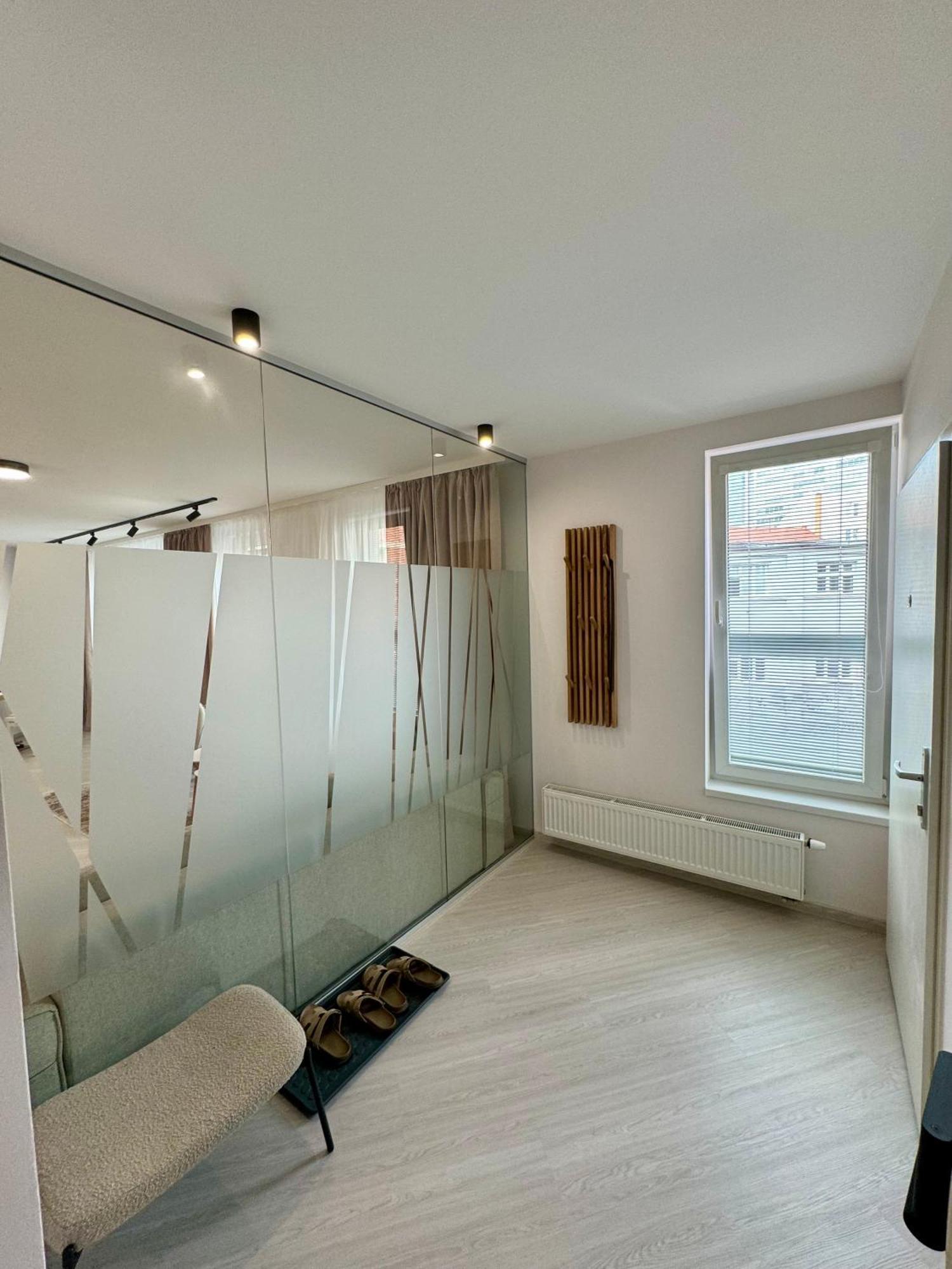 Skau Piano Family & Business Apartment Free Parking Bratislava Extérieur photo